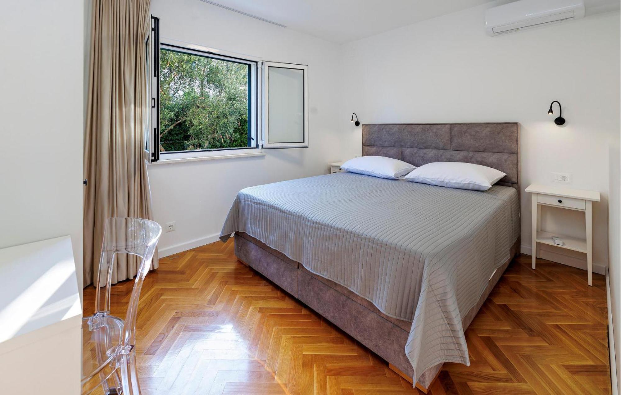 Amazing Home In Kastel Stafilic Kastela Exterior photo