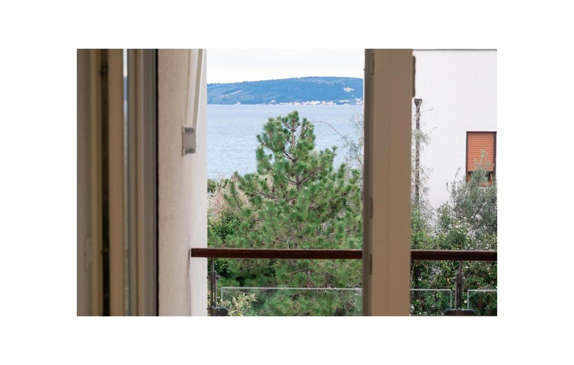 Amazing Home In Kastel Stafilic Kastela Exterior photo
